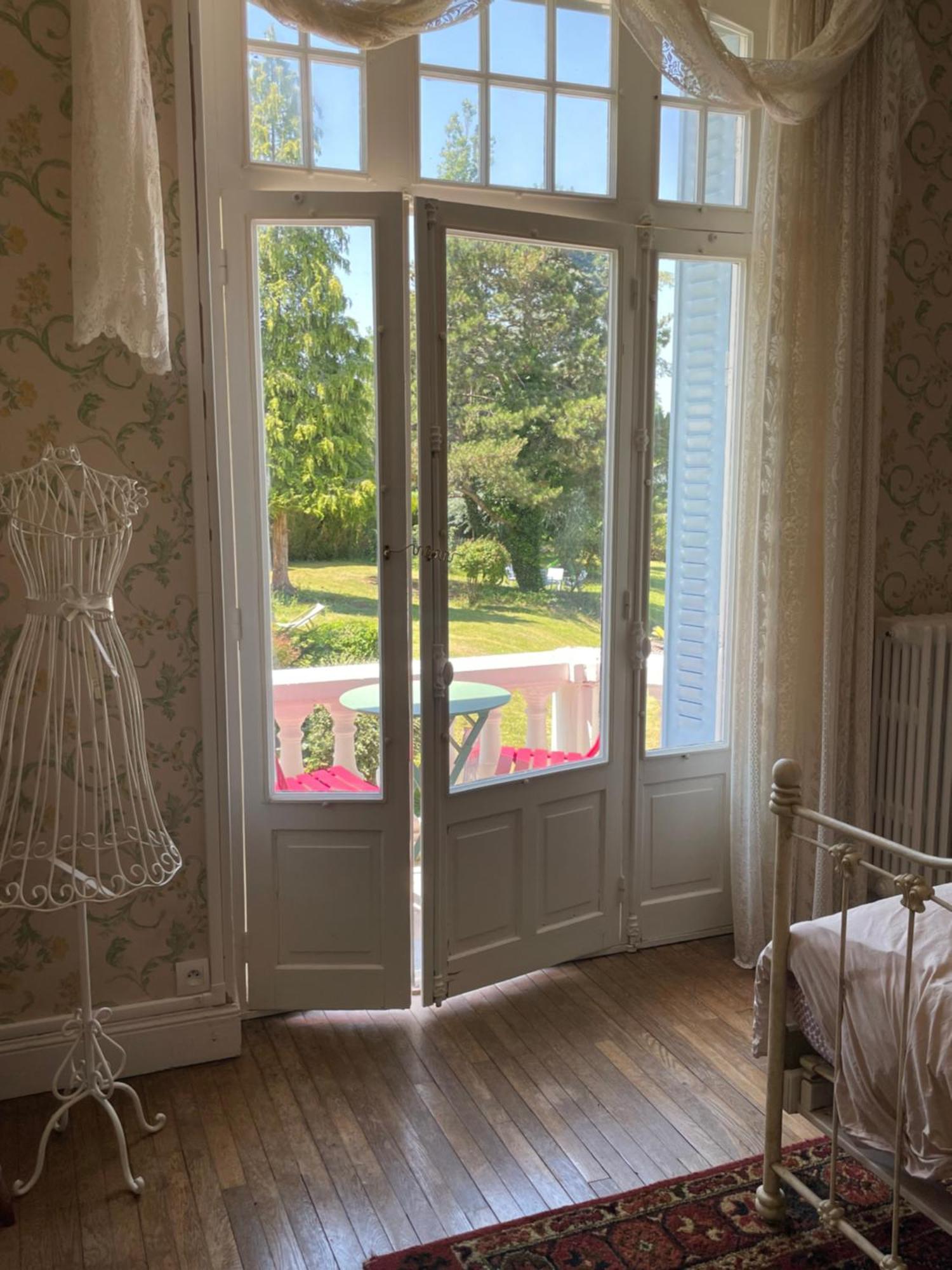 Holiday Home Villa Castel Marie Louise Néris-les-Bains Екстериор снимка