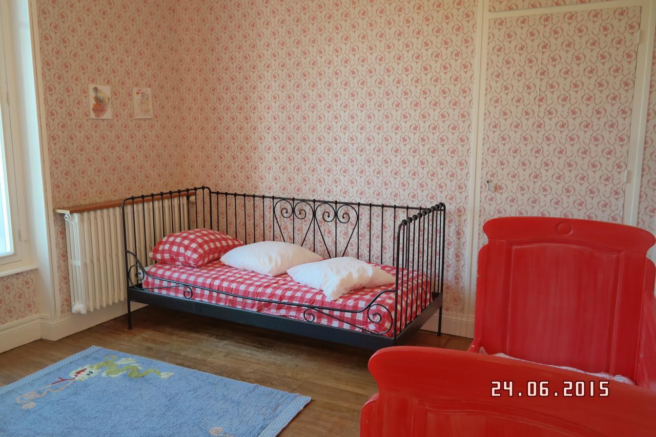 Holiday Home Villa Castel Marie Louise Néris-les-Bains Екстериор снимка