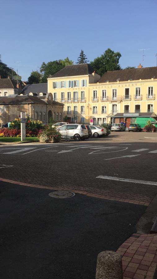 Holiday Home Villa Castel Marie Louise Néris-les-Bains Екстериор снимка